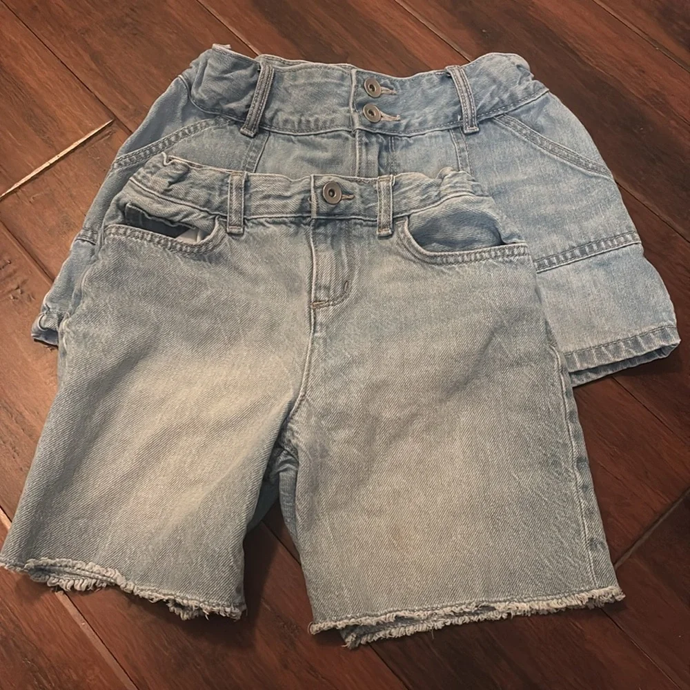 Children’s Place girls bundle size 12 and good condition- 2 pairs of shorts